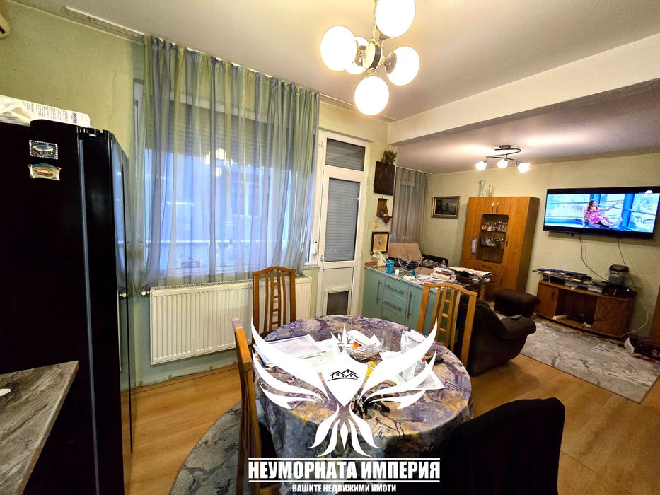 Продава се Четиристаен апартамент в Асеновград - 120 кв.м за 1396 €/кв.м - Снимка #3