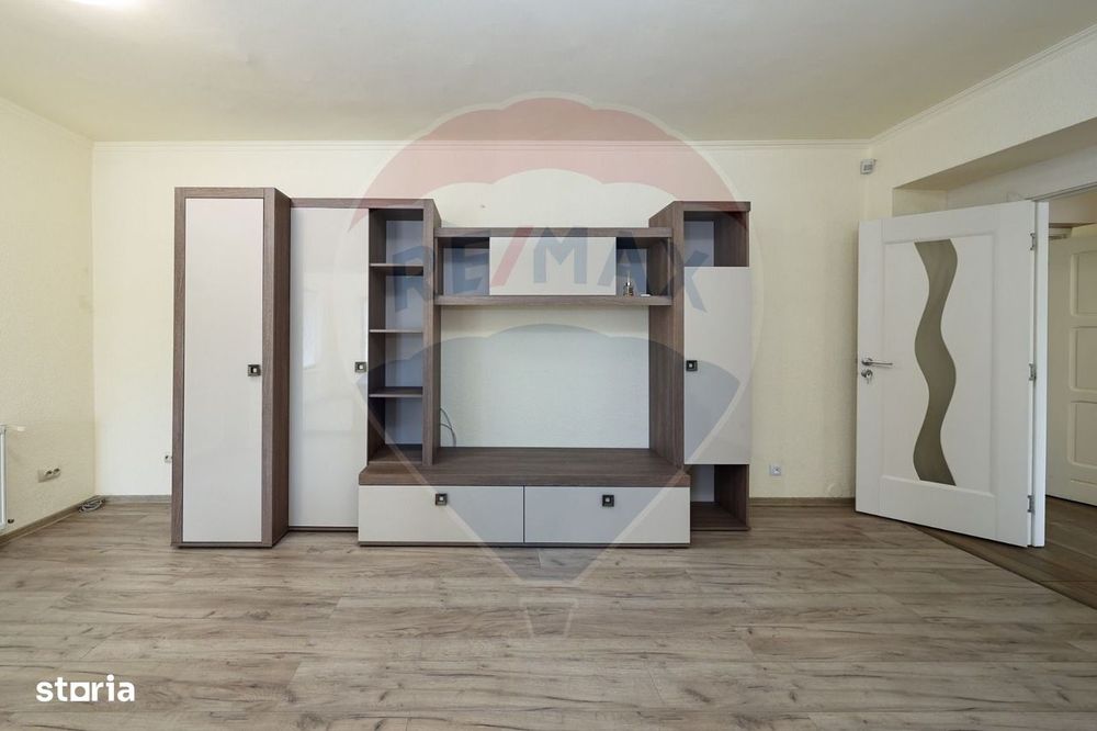 Apartament cu 4 camere de închiriat în zona Centrul Civic