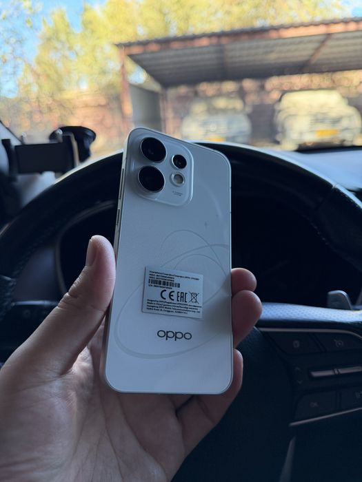 OPPO Reno16 12/256 ГБ — белый