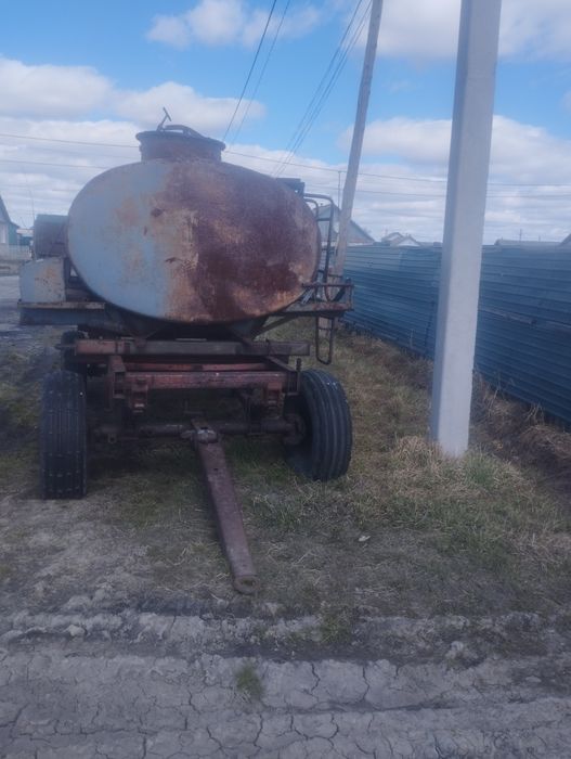 Продам прицеп топливозаправщик