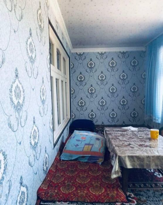 Продаётся 3 комнатная квартира состояние  хорошее 1 мкр 4 этаж  без ма