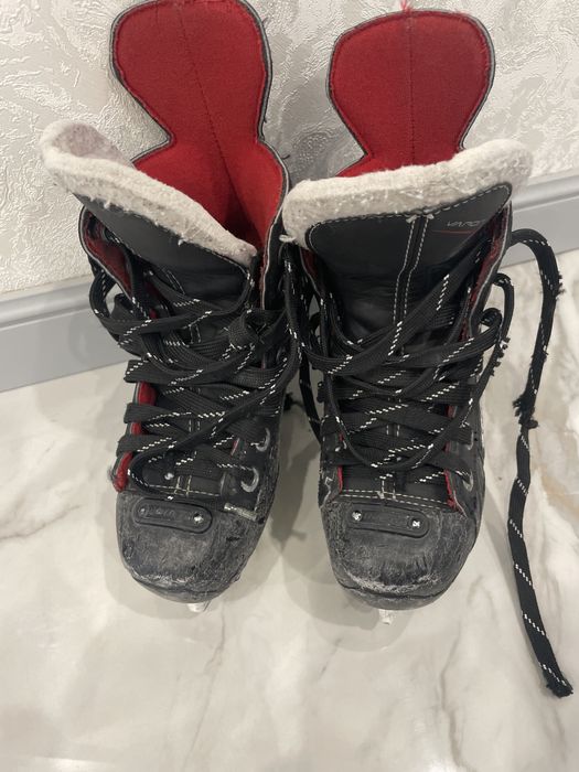 Коньки хоккейные