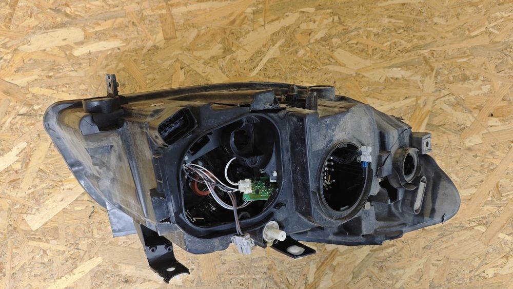 Ляв фар за БМВ Х1 BMW X1 E84 2009 -1012 Xenon