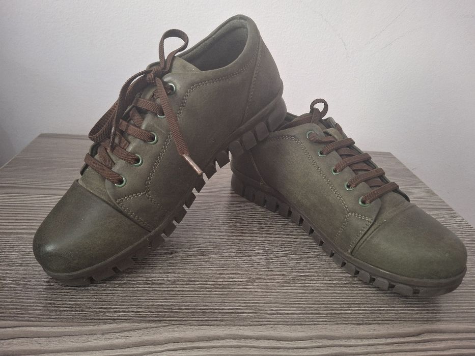 Продаётся новые турецкие кроссовки