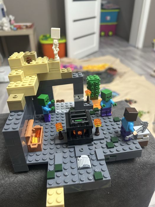 Лего майнкрафт.