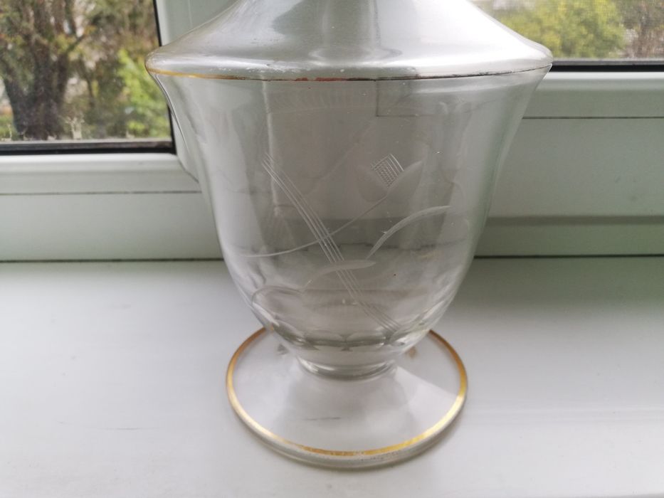 Vând carafa vintage