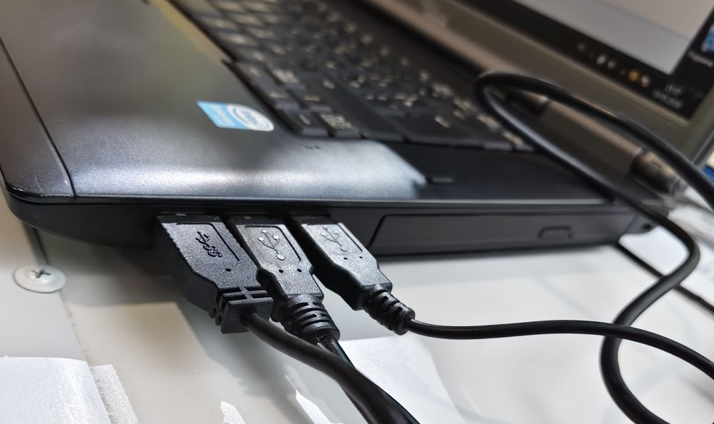 Ноутбук Fujitsu-Siemens Esprimo V5535