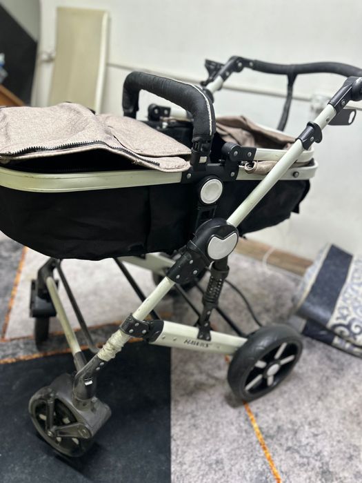 Коляска б/у. В хорошем состоянии.