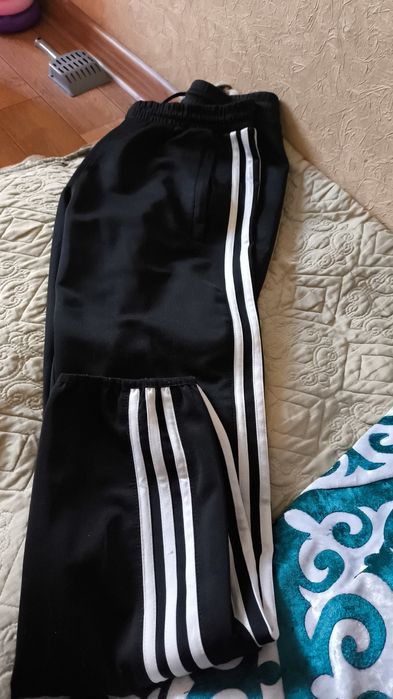 Продам спортивный костюм