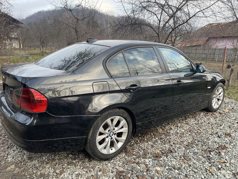 Dezmembrez bmw e90 320d 163 cp