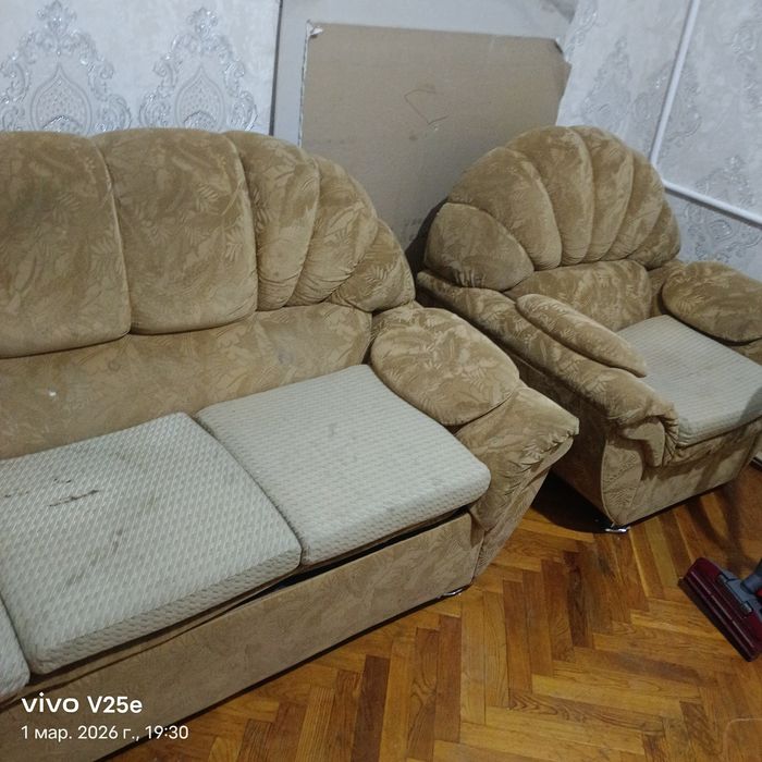 Отдам даром диван