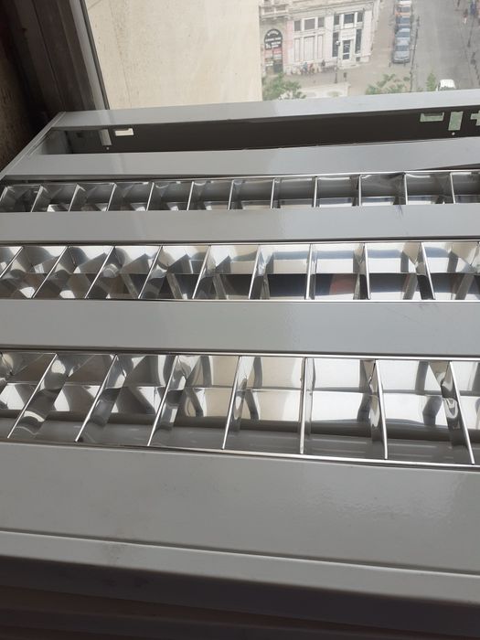 Осветителни тела за нощно шкафче.