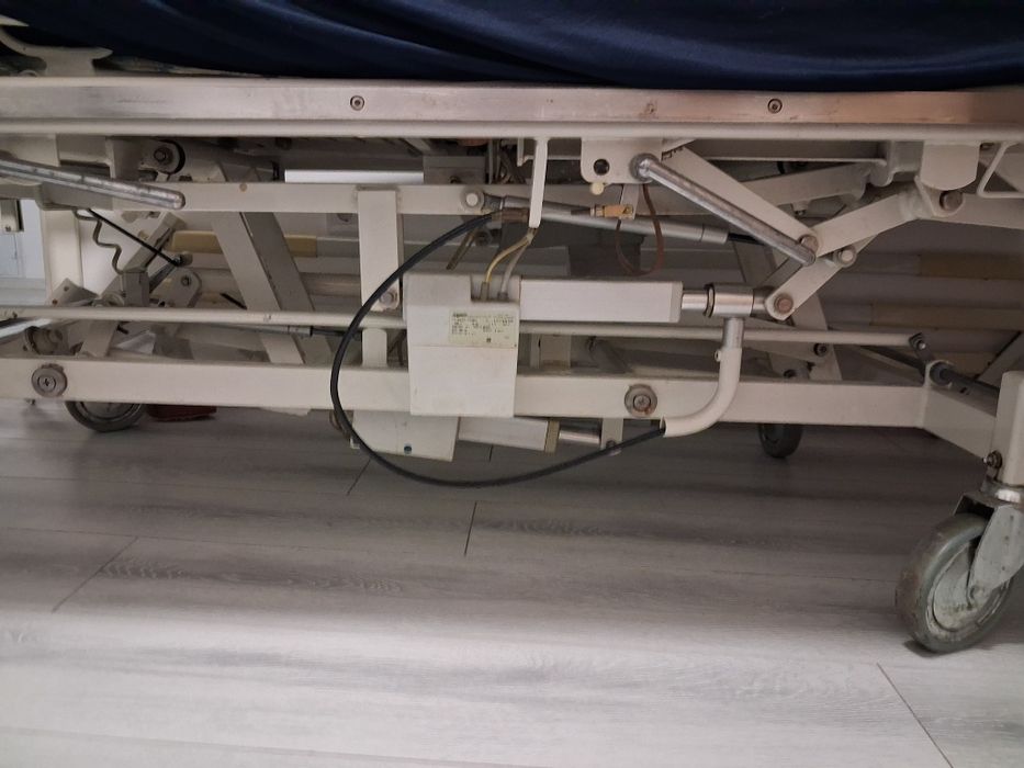 Pat medical electric cu telecomanda , ingrijire pacienti /recuperare