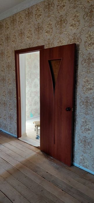 Есік жақсы күйде,бағасы келісімді.