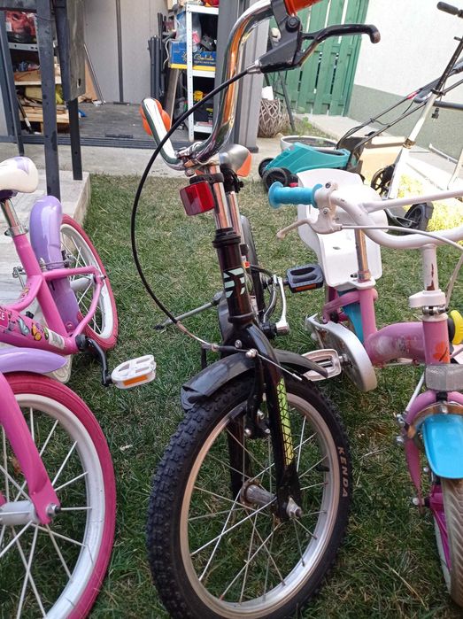 2 biciclete de copii si o trotineta