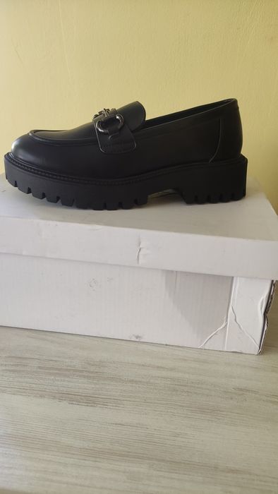 Дамски нови обувки