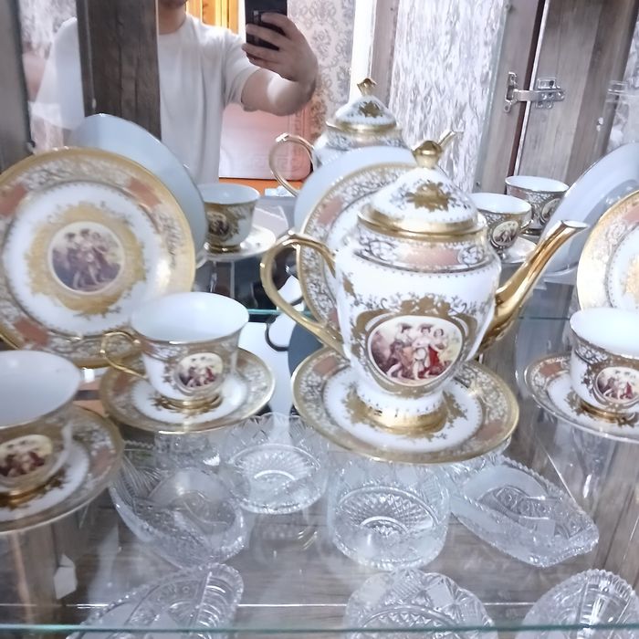 Madonna servis sotiladi 14 personli