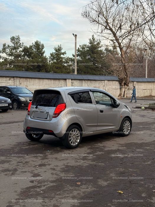 •Spark 2010 1.0 MT•