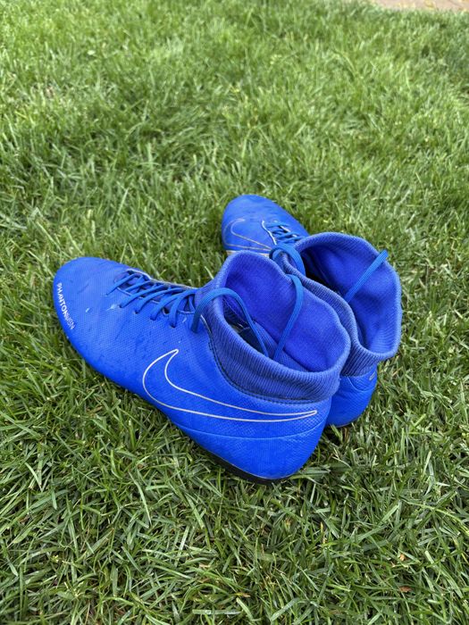 Adidasi fotbal Nike