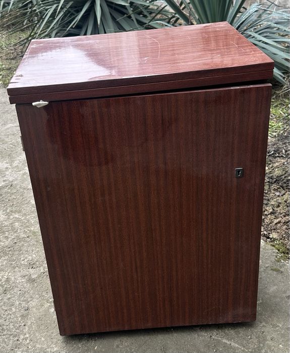 Продаю швейную машинку Чайка 142 М