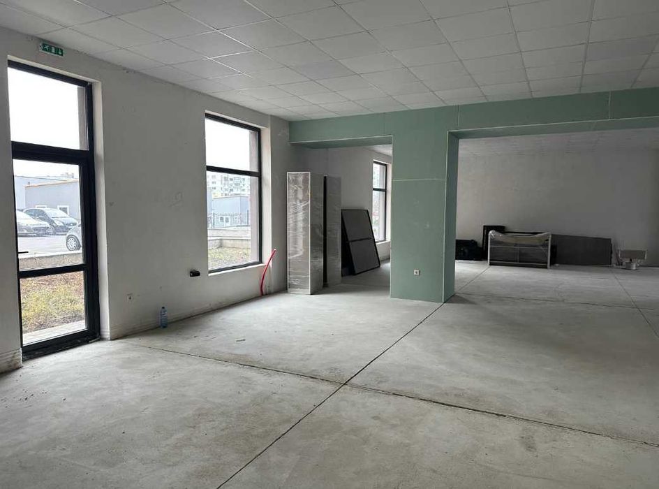 Магазин 265 м2 на гл. булевард, Планова