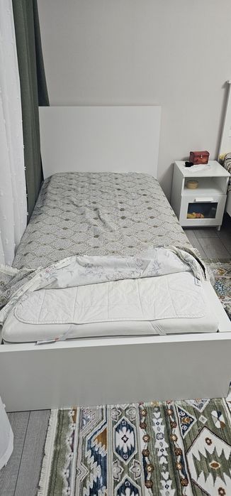 Односпальная кровать от IKEA