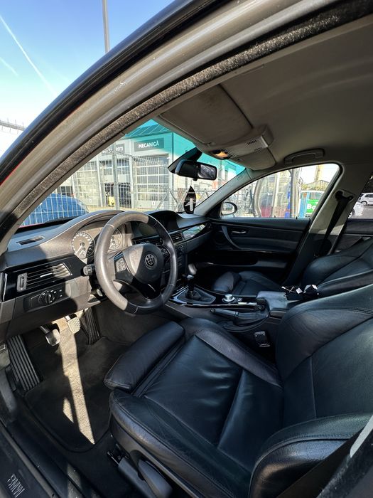 BMW E90 318d | Navi mare | Interior recaro piele | R19