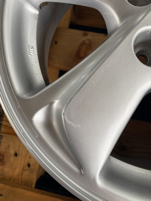 16 цола 5 х 114.3 мм Хюндай ix 35 , Туксон , Hyundai Tucson