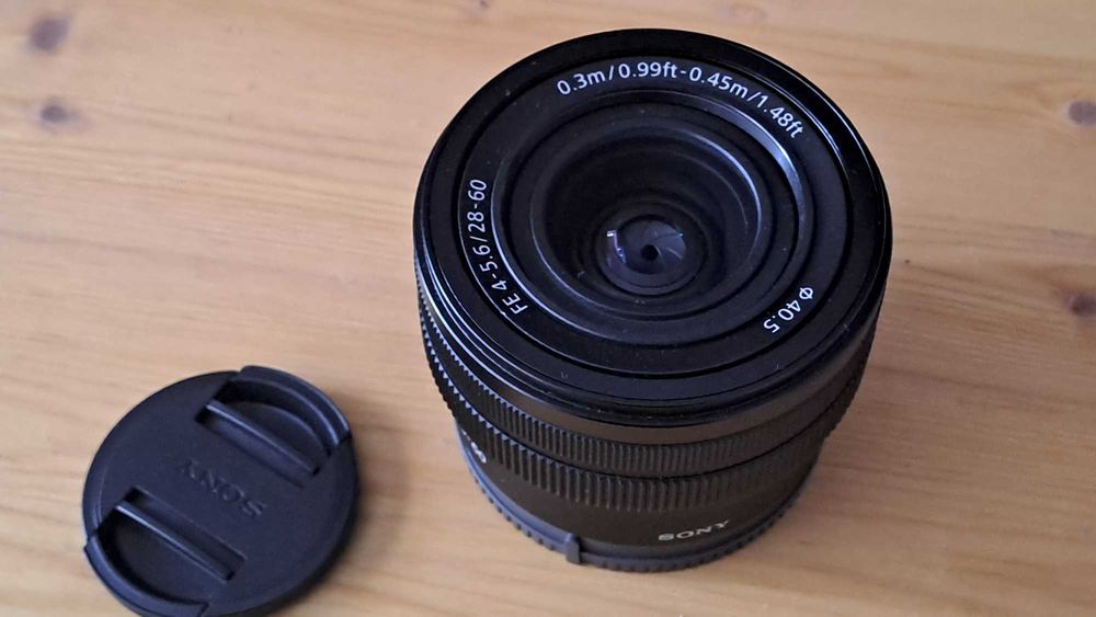 Продавам обектив Sony FE 28-60