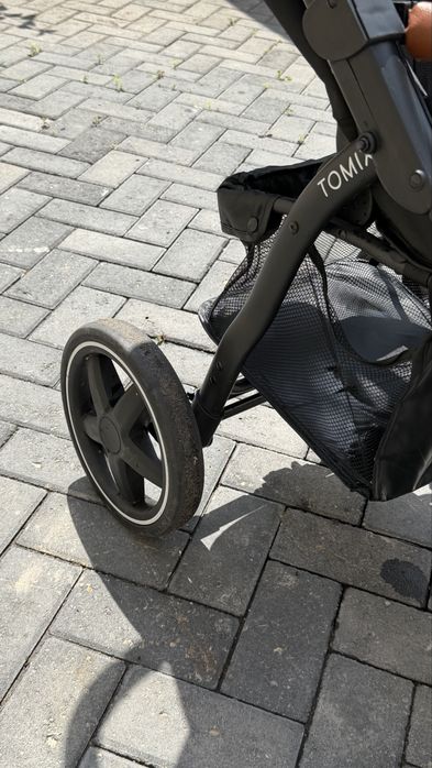 Продам прогулочную коляску