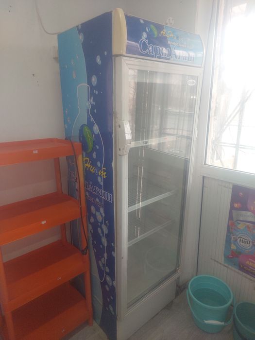 Холодильник витринный