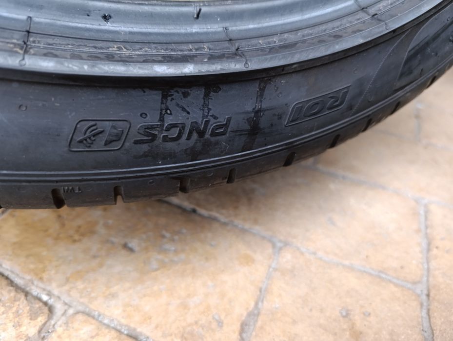 Летни гуми Pirelli 255/40/21 Pzero