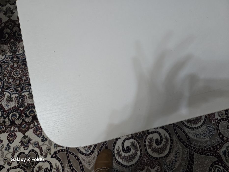 Стол в хорошем состоянии.