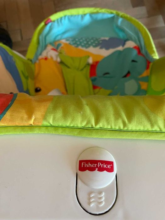 Бебешки шезлонг/столче с вибрация на Fisher Price.