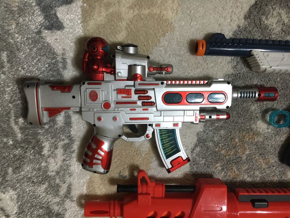 Продаются автоматы,писталеты