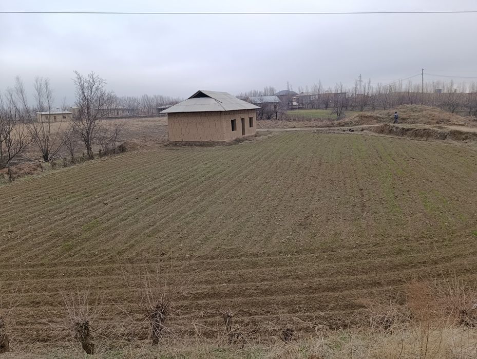 13 sotixli Uy sotiladi 3 xonali