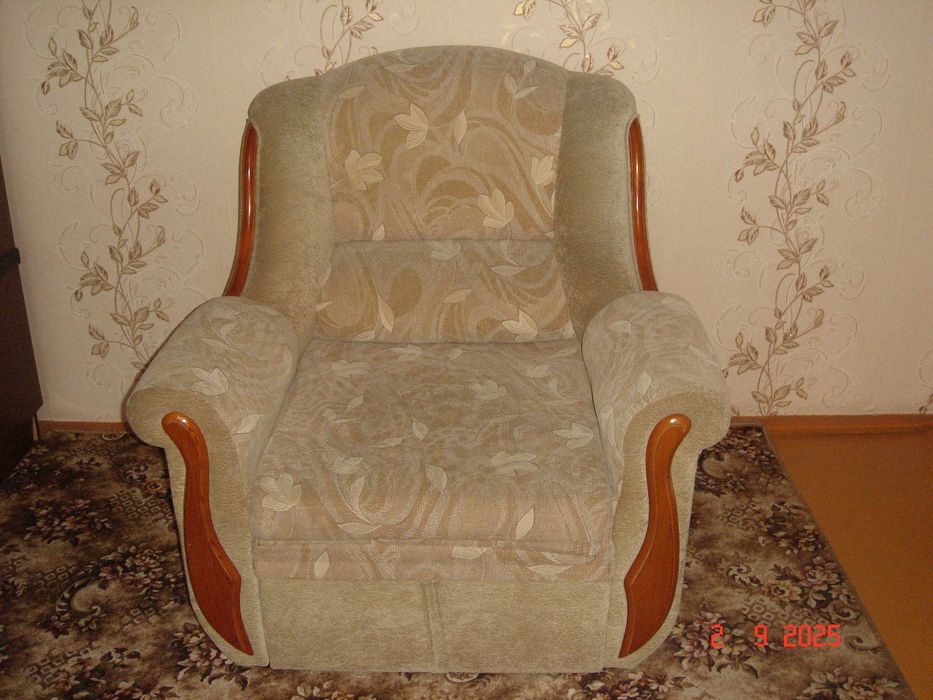 продам диван и два кресла кровати