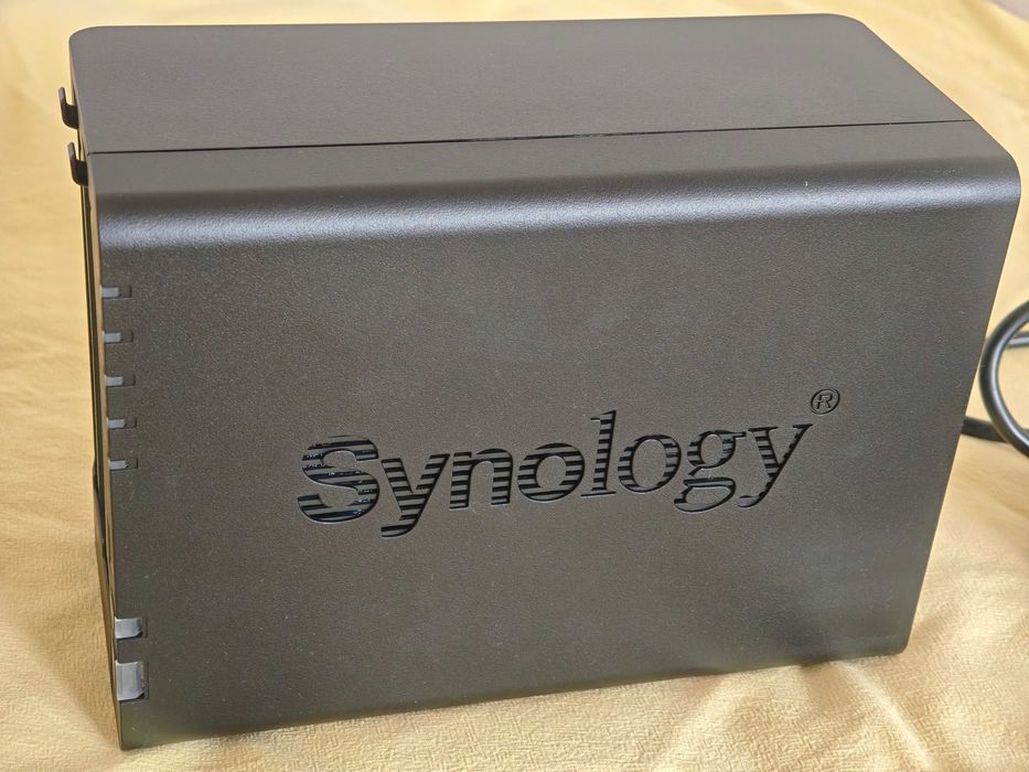 Synology DS220+ NAS сървър, 6GB RAM, като нов