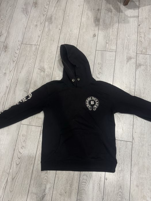 очень поношенный худак Chrome Hearts Bella Hadid