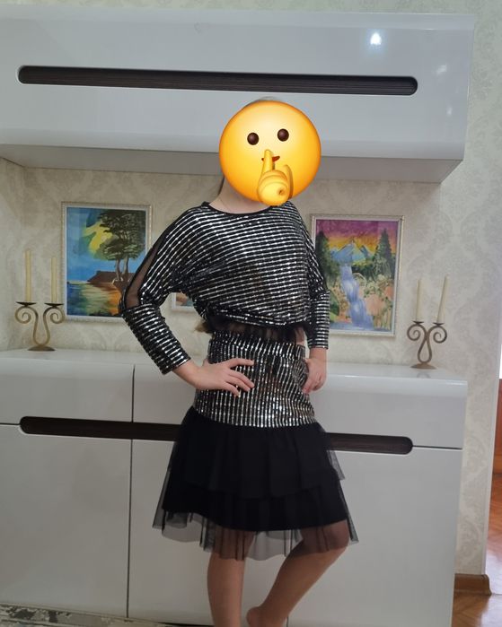 Продаю костюм для девочки,
