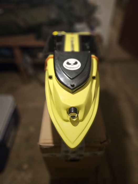 Navomodel de plantat, viteza,cu sonar  Raymarine DragonFly 7 Pro