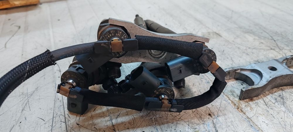 Injector Seat Alhambra vw Sharan 7n 2.0tdi CFF 350lei.buc