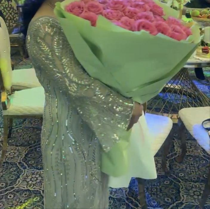 Шикарное вечернее платье