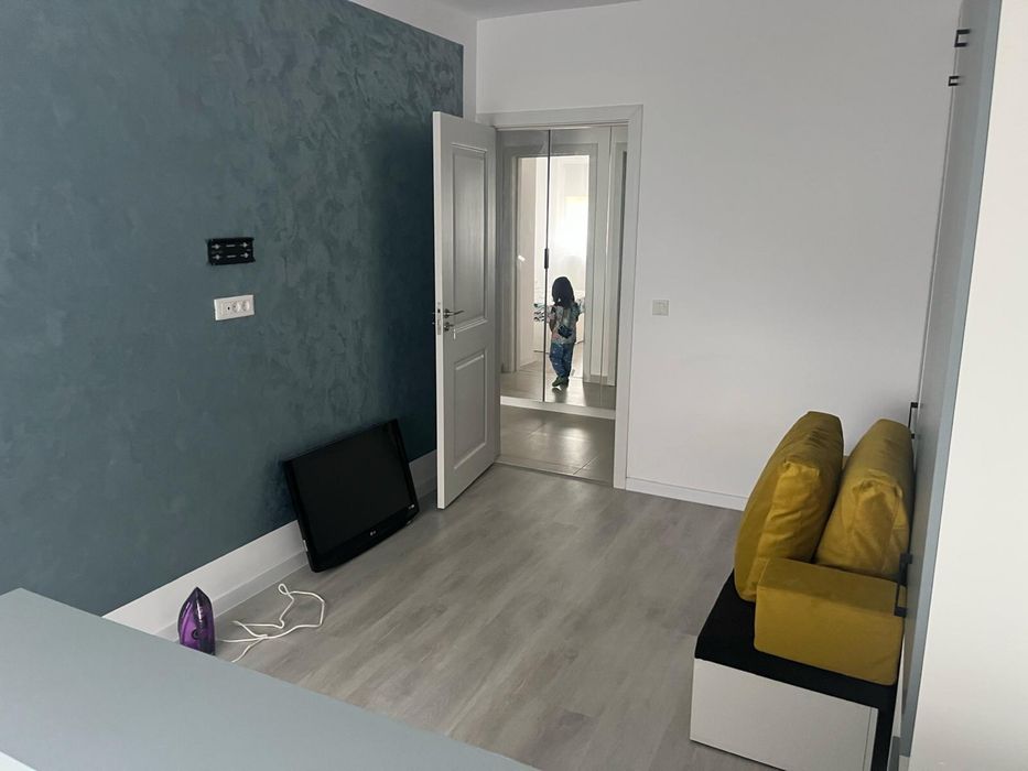 Vand apartament 3 camere