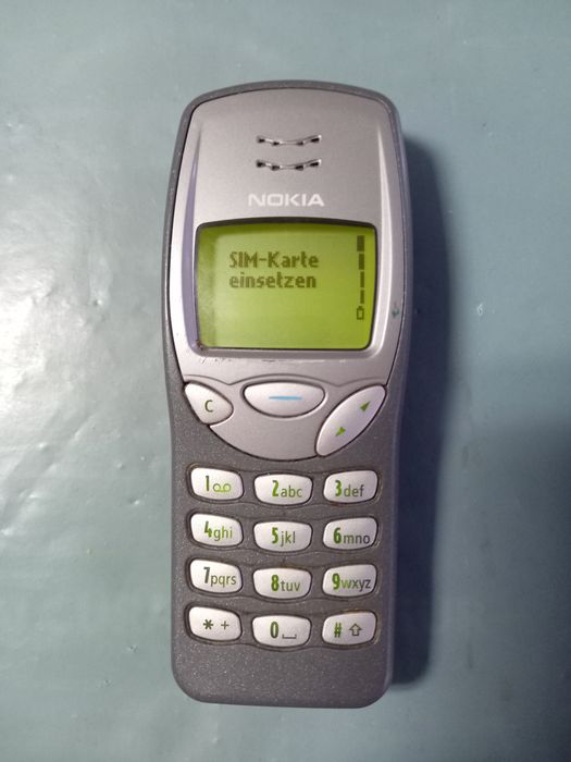 Vând telefon Nokia 3210, pt Colecționari sau Pasionați sau piese