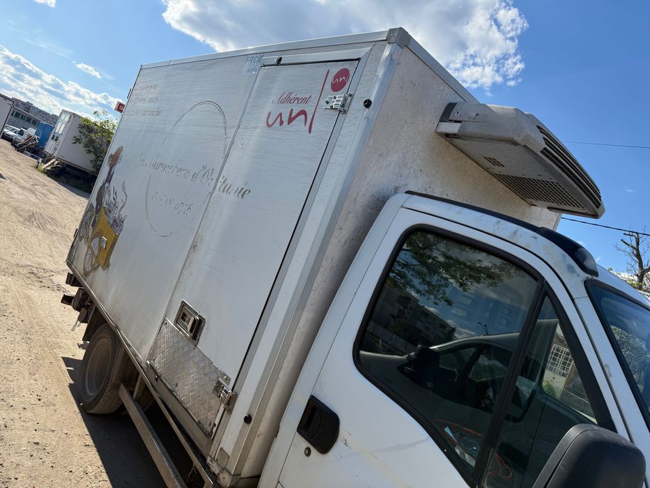 Продава се термоизолиран фургон от ивеко