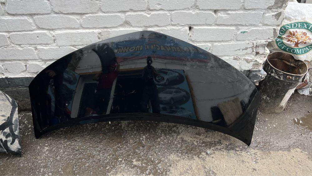 Капот Тойота Эстима 2008