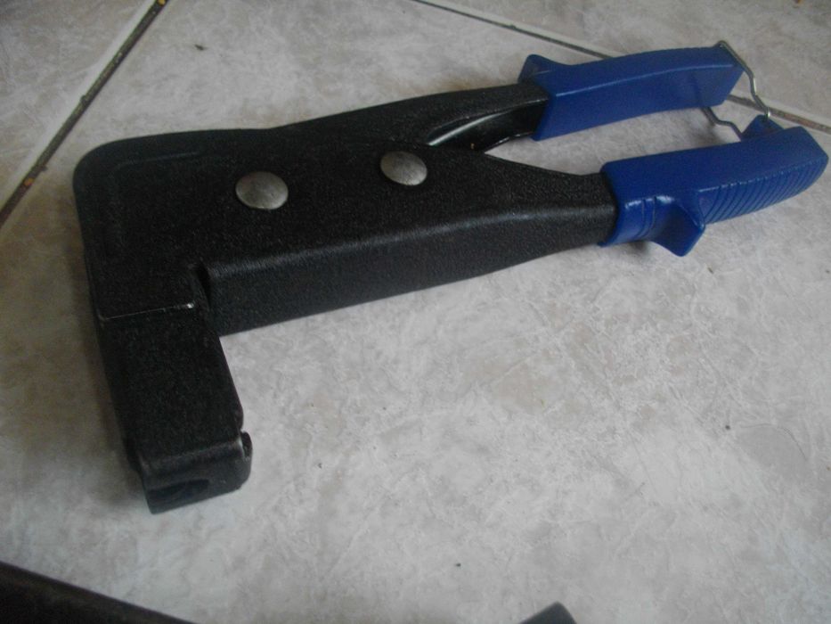 M3-M8-Френски Профи Клещи За Дюбели Гипсокартон- MOLLY/JUNIOR Scell-it