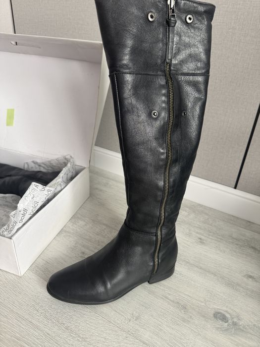 Продам кожанные сапоги