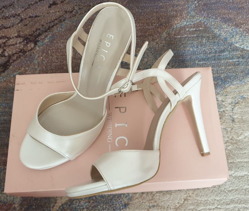 Epica Sandale albe din piele ecologica